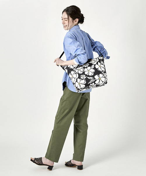 LeSportsac（レスポートサック）の「DELUXE EASY CARRY TOTE ブラック 