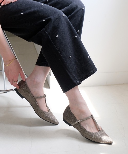 AmiAmi（アミアミ）の「メリージェーンTストラップパンプス/ポインテッドトゥ（パンプス・レディース・グレイッシュベージュ/アイボリー/シルバー/ブラック/ブラック系その他/シルバー系その他/ブラック系その他2/ブロンズ/ベージュ・L/LL/M/S/3L）」の21枚目の写真