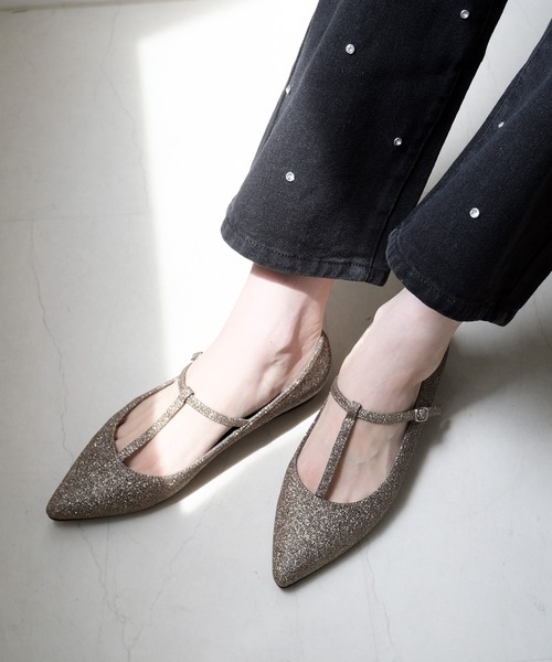 AmiAmi（アミアミ）の「メリージェーンTストラップパンプス/ポインテッドトゥ（パンプス・レディース・グレイッシュベージュ/アイボリー/シルバー/ブラック/ブラック系その他/シルバー系その他/ブラック系その他2/ブロンズ/ベージュ・L/LL/M/S/3L）」の22枚目の写真