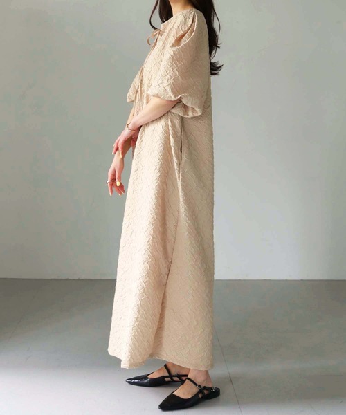 Lant Kalte（ラントカルテ）の「【Lant Kalte】ふくれジャガードワンピース（ワンピース・レディース・アイボリー/グレイッシュベージュ/ブラック・M）」の2枚目の写真