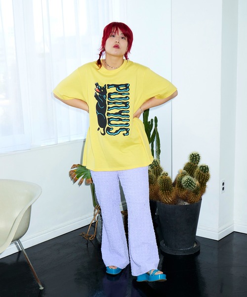 PUNYUS（プニュズ）の「ブラックパンサービッグＴシャツ（Tシャツ/カットソー・レディース・ホワイト/ブラック/イエロー・4/3）」の4枚目の写真