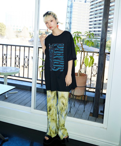 PUNYUS（プニュズ）の「ブラックパンサービッグＴシャツ（Tシャツ/カットソー・レディース・ホワイト/ブラック/イエロー・4/3）」の17枚目の写真