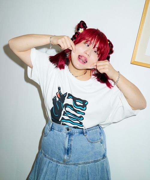 PUNYUS（プニュズ）の「ブラックパンサービッグＴシャツ（Tシャツ/カットソー・レディース・ホワイト/ブラック/イエロー・4/3）」の15枚目の写真