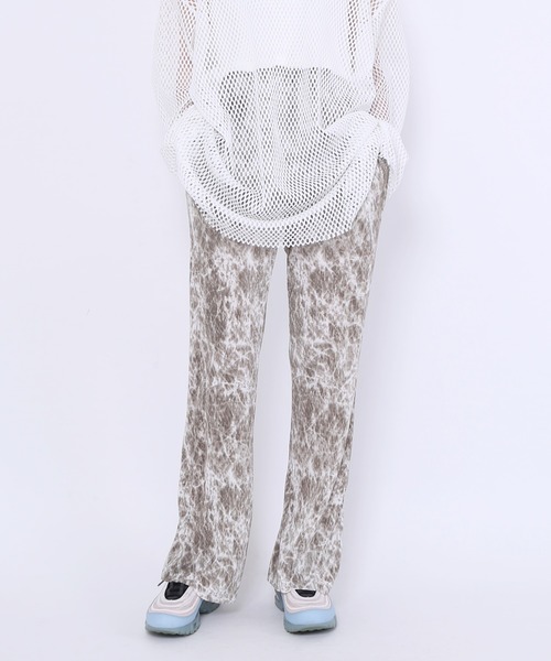 PUNYUS（プニュズ）の「タイダイ柄プリーツパンツ（その他パンツ・レディース・ブラック/カーキ・1/3/4/2）」の2枚目の写真