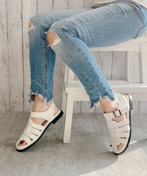 Noubel Voug Relax（ヌーベルヴォーグリラックス）の「メニーストラップグルカサンダル（サンダル・レディース・ブラック/ホワイト・M/LL/L/S）」の2枚目の写真