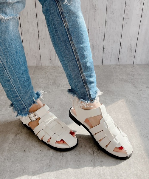 Noubel Voug Relax（ヌーベルヴォーグリラックス）の「メニーストラップグルカサンダル（サンダル・レディース・ブラック/ホワイト・M/LL/L/S）」の4枚目の写真