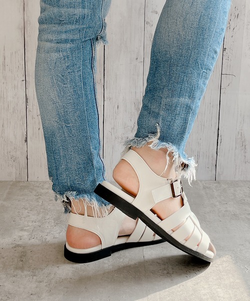 Noubel Voug Relax（ヌーベルヴォーグリラックス）の「メニーストラップグルカサンダル（サンダル・レディース・ブラック/ホワイト・M/LL/L/S）」の7枚目の写真