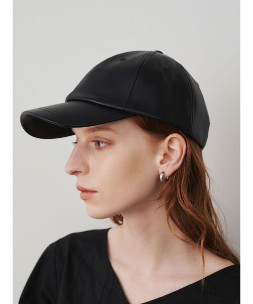 ELENDEEK（エレンディーク）の「フェイクレザーキャップ（キャップ・レディース・ブラック/ベージュ・FREE）」の3枚目の写真