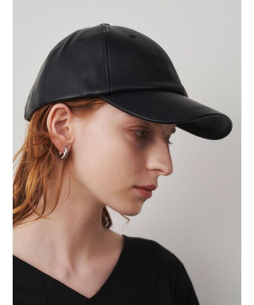 ELENDEEK（エレンディーク）の「フェイクレザーキャップ（キャップ・レディース・ブラック/ベージュ・FREE）」の5枚目の写真