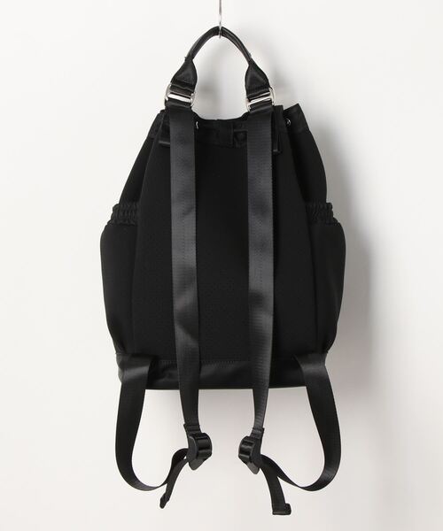 CURI BISCUI（キュリ　ビスキュイ）の「【CURIBISCUI】ネオプレン 巾着リュック（バックパック/リュック・レディース・ベージュ/グレー/ブラック・FREE）」の6枚目の写真