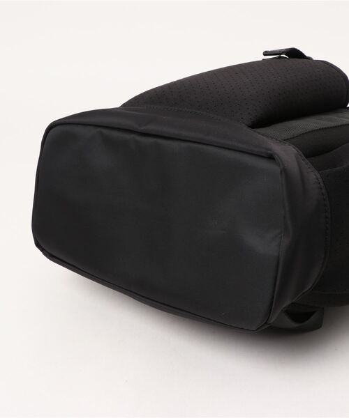 CURI BISCUI（キュリ　ビスキュイ）の「【CURIBISCUI】ネオプレン 巾着リュック（バックパック/リュック・レディース・ベージュ/グレー/ブラック・FREE）」の5枚目の写真