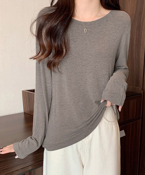 Dewlily(デューリリー)の「ラウンドネック長袖Tシャツ(Tシャツ/カットソー・レディース・ベージュ/ホワイト/ブラック/パープル/グレー/モカ/イエロー・FREE)」の12枚目の写真