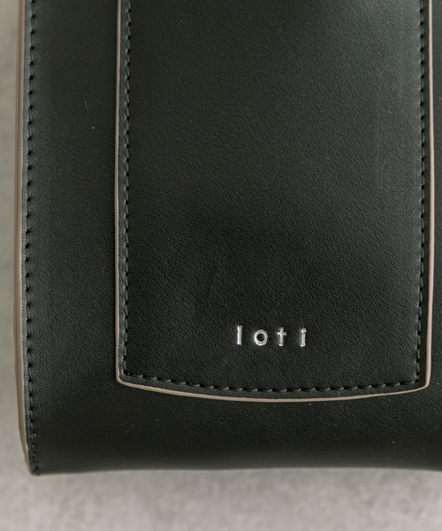loti(ロティ)の「loti ビーンズポケットショルダー(ショルダーバッグ・レディース・ゴールド/オフホワイト/ブラック・ONE SIZE)」の11枚目の写真