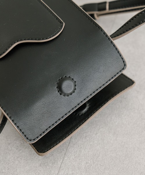 loti(ロティ)の「loti ビーンズポケットショルダー(ショルダーバッグ・レディース・ゴールド/オフホワイト/ブラック・ONE SIZE)」の15枚目の写真