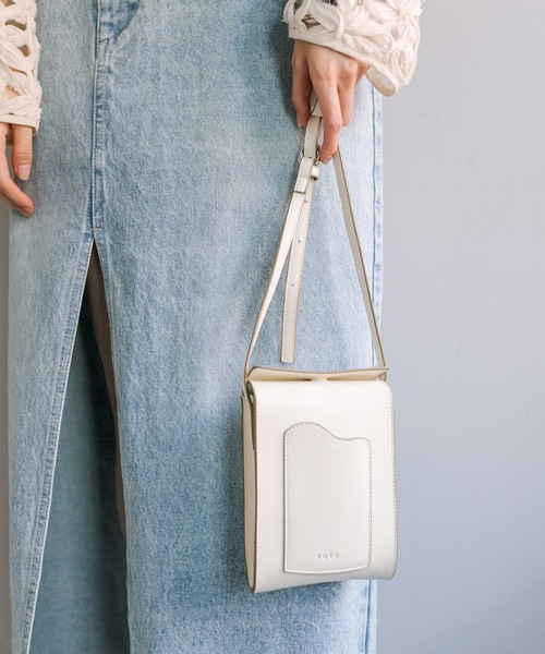 loti(ロティ)の「loti ビーンズポケットショルダー(ショルダーバッグ・レディース・ゴールド/オフホワイト/ブラック・ONE SIZE)」の19枚目の写真