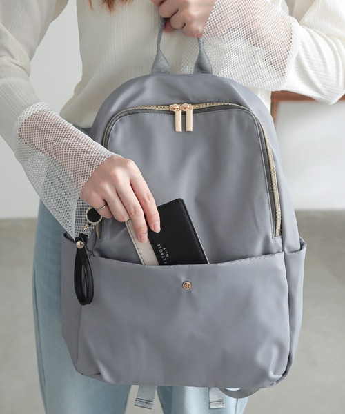 ALTROSE（アルトローズ）の「スマート 軽量 リュック ポリエステル スタンダード シンプル（バックパック/リュック・レディース・グレー/ブラック/ベージュ/ライトグレー・FREE）」の3枚目の写真