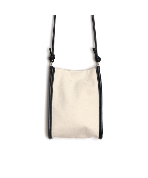 CONVERSE(コンバース)の「【CONVERSE/コンバース】CV ARCH LOGO MINI SHOULDER BAG アーチロゴミニショルダーバッグ(ショルダーバッグ・レディース・ブラック/オフホワイト・FREE)」の4枚目の写真
