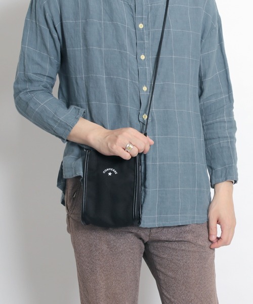 CONVERSE(コンバース)の「【CONVERSE/コンバース】CV ARCH LOGO MINI SHOULDER BAG アーチロゴミニショルダーバッグ(ショルダーバッグ・レディース・ブラック/オフホワイト・FREE)」の10枚目の写真
