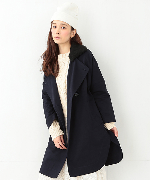 CAROLINA GLASER（カロリナ グレイサー）の「CAROLINA GLASER / ゆるトレンチ ボアコート（その他アウター・レディース・ネイビー/カーキ・ONE SIZE）」の2枚目の写真