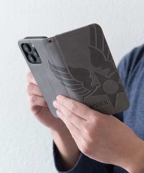 AVIREX(アヴィレックス)の「iPhone17/17Pro/17ProMax/Air iPhone17e iPhone16/16Pro/16e/16ProMax/15/15Pro/14/13 アヴィレックス 「スエード手帳」(スマホケース/カバー・メンズ・ブラック/グレー/カーキ・iPhone 15/iPhone 15 Pro/iPhone 16 Pro Max/iPhone 16 Pro/iPhone 16/iPhone 16e/17e/iPhone 17 Pro Max/iPhone 17/iPhone Air/iPhone 17 Pro)」の22枚目の写真