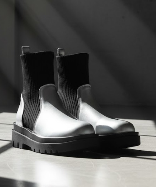 LibertyDoll(リバティードール)の「+5cm 軽量厚底 トラックソール ニットブーツ ソックスブーツ(ブーツ・レディース・ブラック/アイボリー/ブラック系1/アイボリー系1/アイボリー系2/シルバー×ブラック・3L/LL/M/L/S)」の6枚目の写真