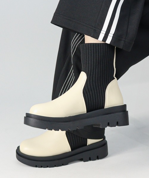 LibertyDoll(リバティードール)の「+5cm 軽量厚底 トラックソール ニットブーツ ソックスブーツ(ブーツ・レディース・ブラック/アイボリー/ブラック系1/アイボリー系1/アイボリー系2/シルバー×ブラック・3L/LL/M/L/S)」の9枚目の写真