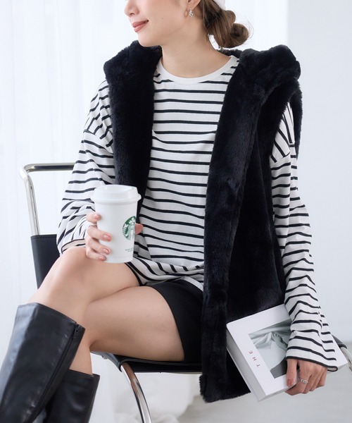 【新品】フード付きフェイクファーベスト S サイズ セール】フード付き ファーベスト フェイクファー エコファー