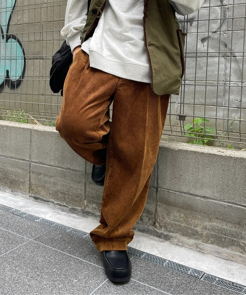 CPCM（シーピーシーエム）の「ピグメントコーデュロイパンツ