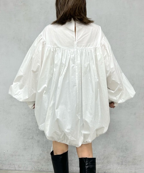 WHO'S WHO gallery(フーズフーギャラリー)の「ドロスト袖ボリュームギャザーワンピ(ワンピース・レディース・オフホワイト/ブラック・FREE)」の3枚目の写真