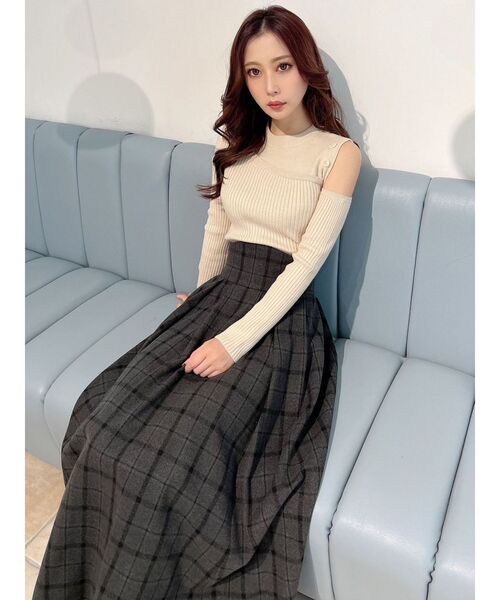 RESEXXY（リゼクシー）の「レイヤードボタンニットトップス（ニット/セーター・レディース・グリーン/ブラック/アイボリー・FREE）」の5枚目の写真