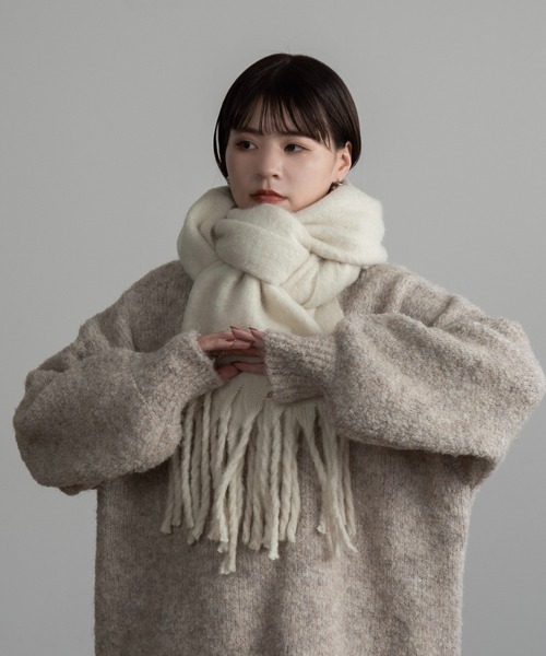 Amiur（エミレ）の「bulky volume fringe muffler（マフラー・レディース・チェック/ベージュ/アイボリー/ブルー/ピンク系その他・FREE）」の18枚目の写真