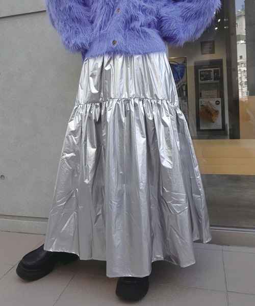 CORNERS（コーナーズ）の「メタリックギャザーフレアスカート（スカート・レディース・ゴールド/ブラック/シルバー・M）」の4枚目の写真