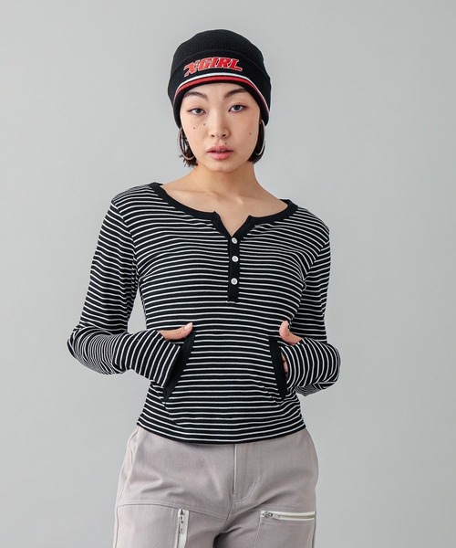 X-girl（エックスガール）の「STRIPED FITTED TOP（Tシャツ/カットソー・レディース・ブラウン/グリーン/ブラック・M/S）」の2枚目の写真