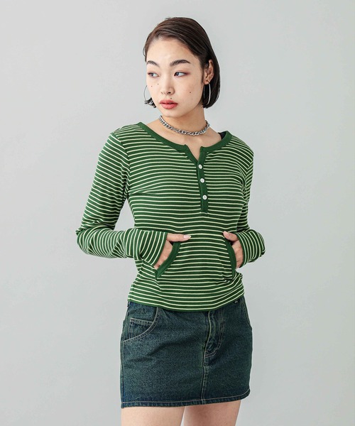 X-girl（エックスガール）の「STRIPED FITTED TOP（Tシャツ/カットソー・レディース・ブラウン/グリーン/ブラック・M/S）」の21枚目の写真