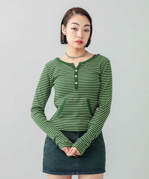 X-girl（エックスガール）の「STRIPED FITTED TOP（Tシャツ/カットソー・レディース・ブラウン/グリーン/ブラック・M/S）」の20枚目の写真