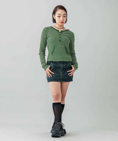 X-girl（エックスガール）の「STRIPED FITTED TOP（Tシャツ/カットソー・レディース・ブラウン/グリーン/ブラック・M/S）」の17枚目の写真