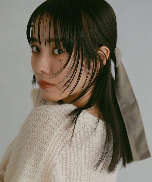 N WITH.（エヌウィズ）の「ベロアリボンバレッタ（バレッタ/ヘアクリップ・レディース・グレイッシュベージュ/ブラック・FREE）」の5枚目の写真