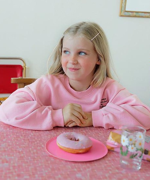 aBity select（アビティセレクト）の「【ピーチーズ】ジュニア 胸元ワンポイントロゴトレーナー（スウェット・キッズ・ベージュ/ブルー/ピンク・160/150）」の8枚目の写真