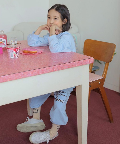 aBity select（アビティセレクト）の「【ピーチーズ】ジュニア 胸元ワンポイントロゴトレーナー（スウェット・キッズ・ベージュ/ブルー/ピンク・160/150）」の6枚目の写真