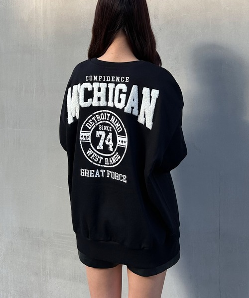 INGNI（イング）の「Backカレッジサークルロゴスウェットチュニック（スウェット・レディース・オフホワイト/杢グレー/ブラック・M）」の5枚目の写真