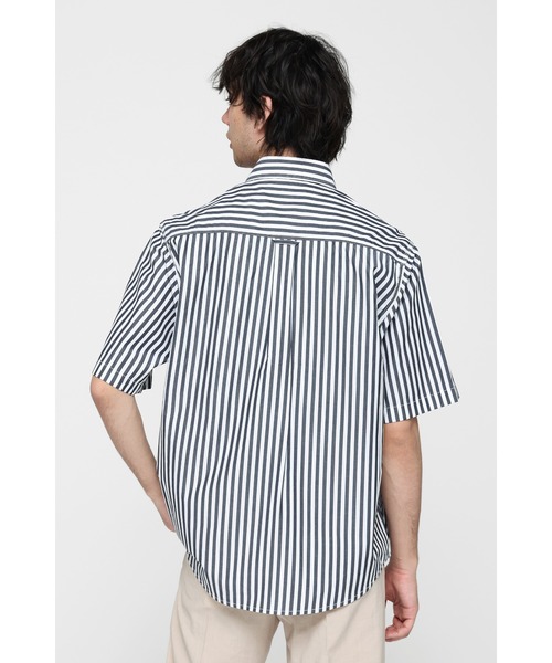 HUGO（ヒューゴ）の「ストライプ コットンシャンブレー オーバーサイズフィットシャツ（シャツ/ブラウス・メンズ・ダークブルー・L/M/S/XL/XXL/XS）」の8枚目の写真