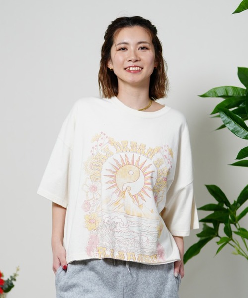 BILLABONG(ビラボン)の「BILLABONG/ビラボン Tシャツ ワイドルーズシルエット クロップド丈 BE013-207(Tシャツ/カットソー・レディース・ライトブルー/ホワイト/イエロー/スミクロ・M)」の1枚目の写真