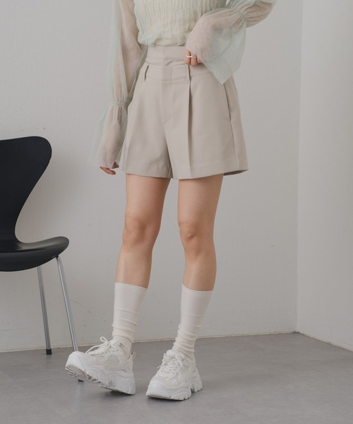 Kastane(カスタネ)の「【2024SSアイテム/SET UP対応】ダブルウエストショートパンツ(その他パンツ・レディース・アイボリー/ブラック・FREE)」の1枚目の写真