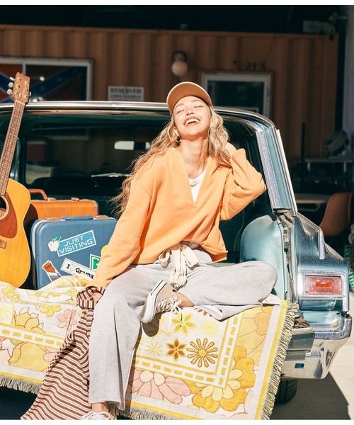 anap mimpi（アナップミンピ）の「キーネック 裏毛 スウェット クロップド トレーナー（スウェット・レディース・ベージュ系その他/グレー/オレンジ・FREE）」の6枚目の写真