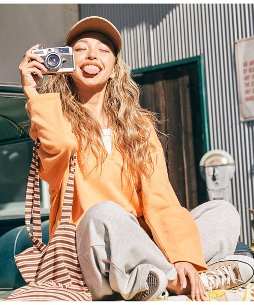 anap mimpi（アナップミンピ）の「キーネック 裏毛 スウェット クロップド トレーナー（スウェット・レディース・ベージュ系その他/グレー/オレンジ・FREE）」の5枚目の写真