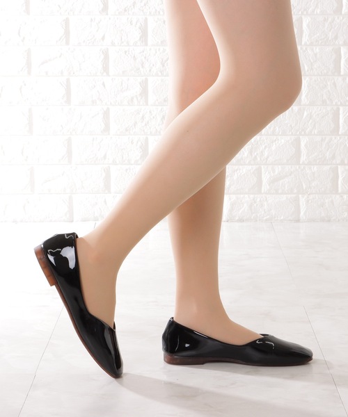 Lace Ladies(レースレディース)の「エナメル調 スクエアトゥ フラット Vカット パンプス(パンプス・レディース・グリーン/ブラック/アイボリー・22.5/23/23.5/24/24.5/ 25)」の8枚目の写真