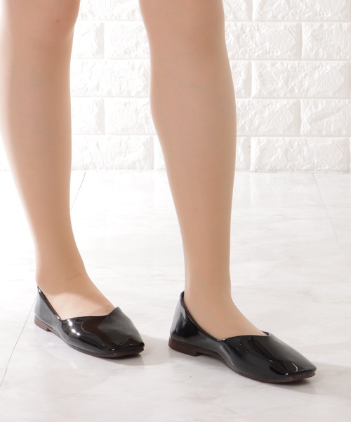 Lace Ladies(レースレディース)の「エナメル調 スクエアトゥ フラット Vカット パンプス(パンプス・レディース・グリーン/ブラック/アイボリー・22.5/23/23.5/24/24.5/ 25)」の9枚目の写真