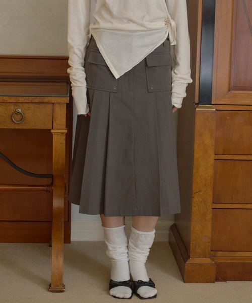GIUNON（ジウノン）の「double pocket pleated skirt / ダブルポケットプリーツスカート（スカート・レディース・グレー/ブラック・FREE）」の3枚目の写真