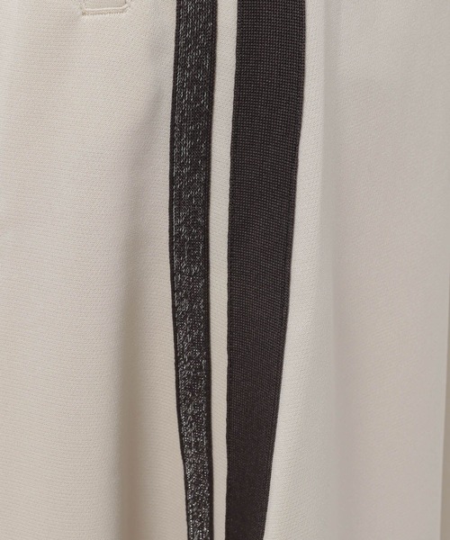 niko and...（ニコアンド）の「ラメサイドラインスカート（スカート・レディース・アイボリー/ネイビー/チャコール・FREE）」の11枚目の写真
