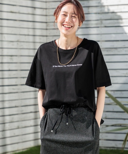 GLOBAL WORK(グローバルワーク)の「リッチクリーンプリントT/987156(Tシャツ/カットソー・レディース・スミクロ/モカ/ホワイト系4/ホワイト系5/ホワイト系6/ホワイト系7/ホワイト系8/ブラック系9/ネイビー系8/チャコール/ブラック系/ホワイト系3/ホワイト系2・MEDIUM/LARGE)」の11枚目の写真